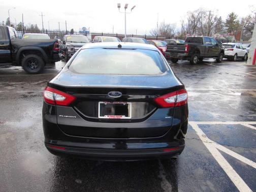 Black 2016 Ford Fusion SE