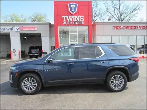 2022 Chevrolet Traverse LT Cloth