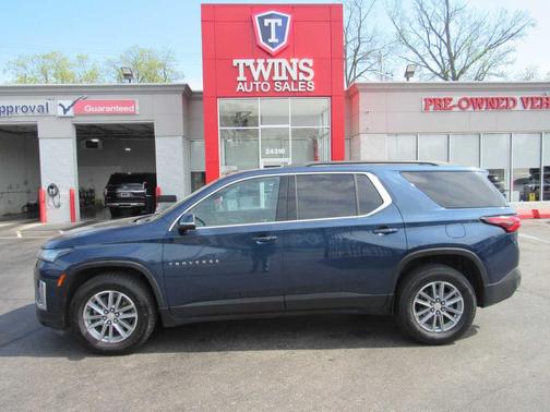 2022 Chevrolet Traverse LT Cloth