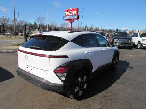 2025 Hyundai KONA SEL
