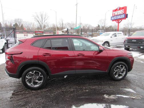 2025 Chevrolet Trax LT