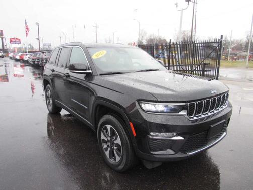 Black 2023 Jeep Grand Cherokee 4xe Base
