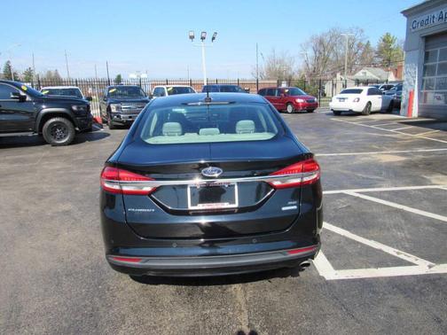 Black 2017 Ford Fusion SE