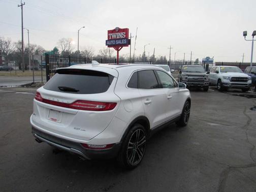 White 2017 Lincoln MKC Reserve