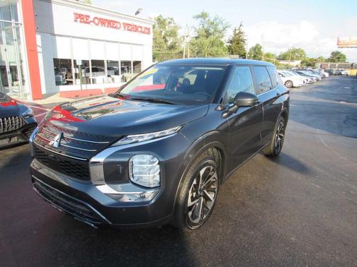 2024 Mitsubishi Outlander SE