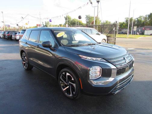 2024 Mitsubishi Outlander SE