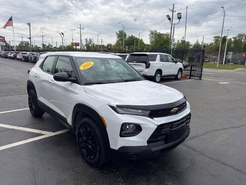 White 2021 Chevrolet Trailblazer LS