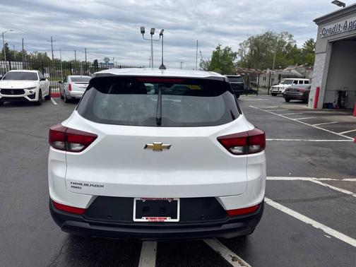 White 2021 Chevrolet Trailblazer LS