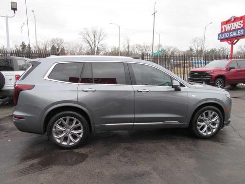 2022 Cadillac XT6 Premium Luxury FWD