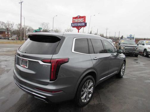 2022 Cadillac XT6 Premium Luxury FWD