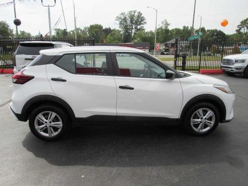 2021 Nissan Kicks S