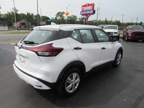 2021 Nissan Kicks S