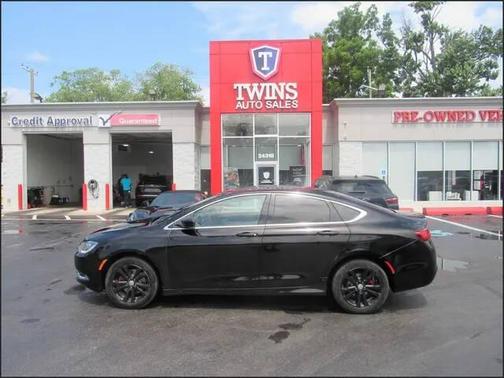 2016 Chrysler 200 Limited