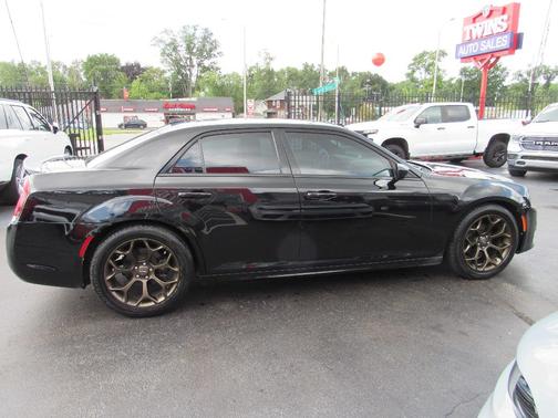 2017 Chrysler 300 S