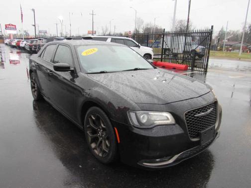 Black 2018 Chrysler 300 S