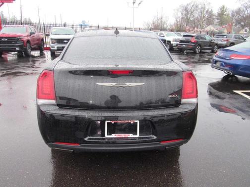 Black 2018 Chrysler 300 S