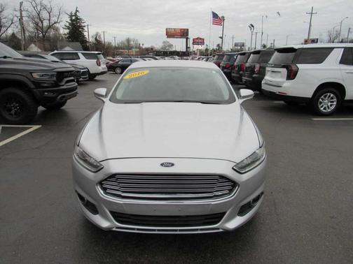 2016 Ford Fusion SE