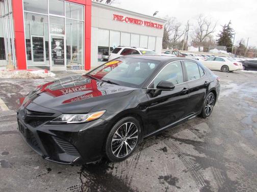 2020 Toyota Camry SE