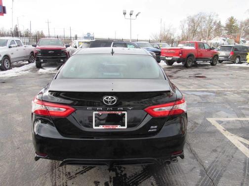 2020 Toyota Camry SE