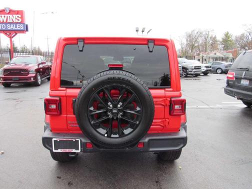 2025 Jeep Wrangler 4xe Sahara