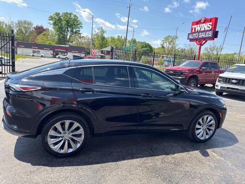 Black 2025 Buick Envista Avenir