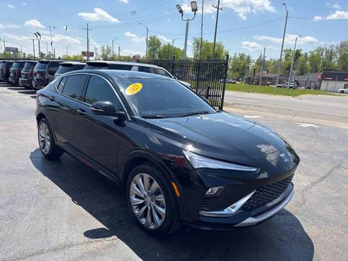 Black 2025 Buick Envista Avenir