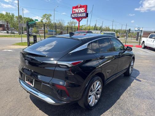 Black 2025 Buick Envista Avenir
