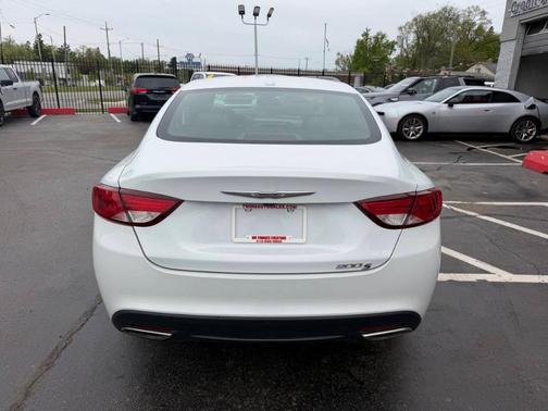 White 2015 Chrysler 200 S
