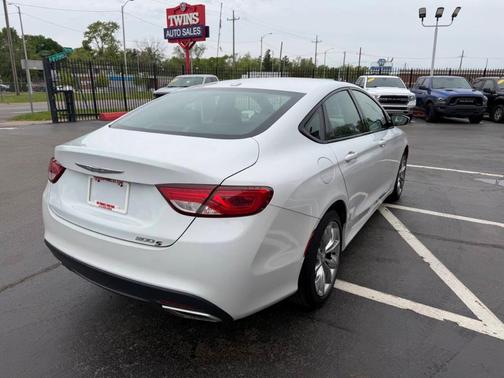 White 2015 Chrysler 200 S