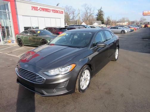 2020 Ford Fusion SE