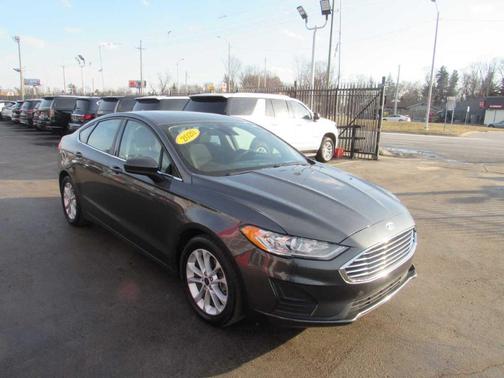 2020 Ford Fusion SE