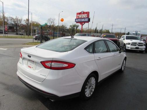 2016 Ford Fusion Hybrid S