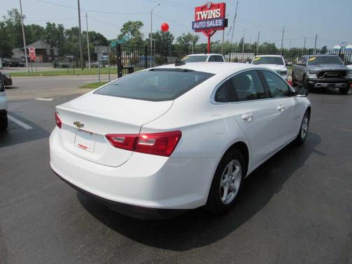 2017 Chevrolet Malibu 1LS