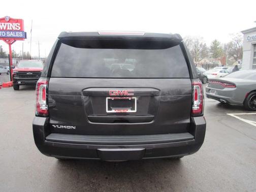 Gray 2016 GMC Yukon SLT