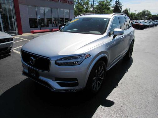 2019 Volvo XC90 T5 Momentum