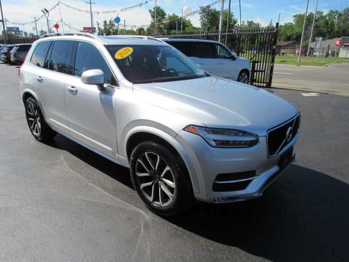 2019 Volvo XC90 T5 Momentum