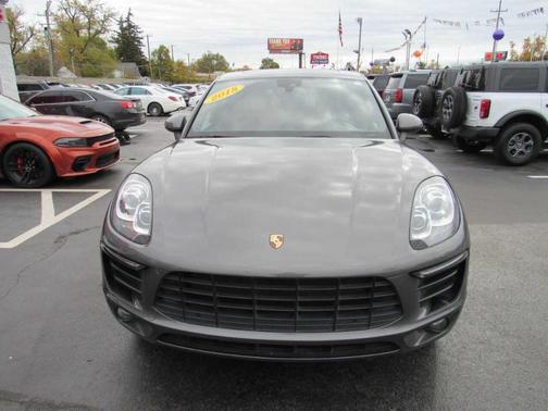 2018 Porsche Macan 