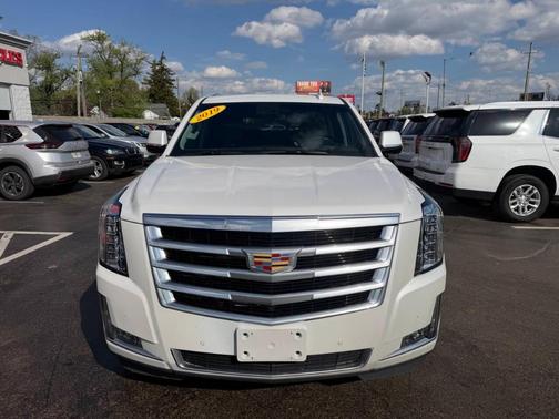 White 2019 Cadillac Escalade Luxury