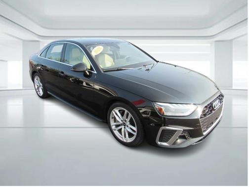 2022 Audi A4 45 S line quattro Premium