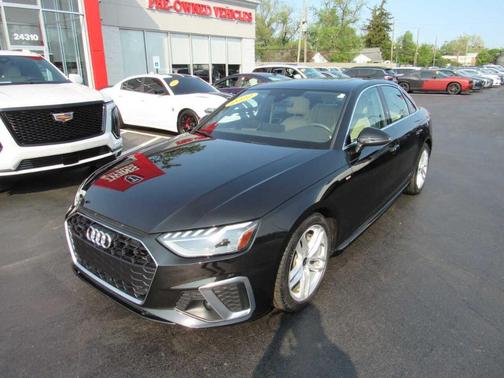2022 Audi A4 45 S line quattro Premium