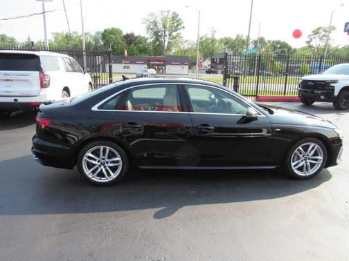 2022 Audi A4 45 S line quattro Premium