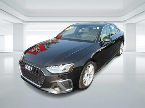 2022 Audi A4 45 S line quattro Premium