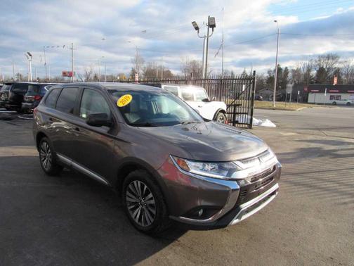 2019 Mitsubishi Outlander ES