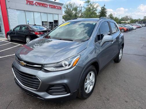 Gray 2019 Chevrolet Trax LT