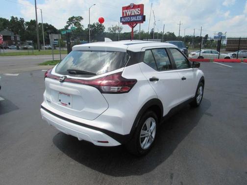 2022 Nissan Kicks S