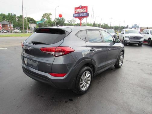 2018 Hyundai TUCSON SE