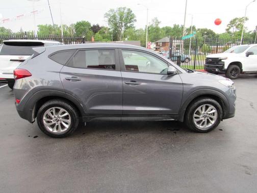 2018 Hyundai TUCSON SE