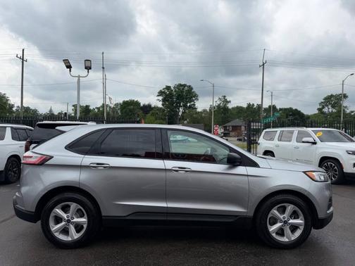 Silver 2020 Ford Edge SE