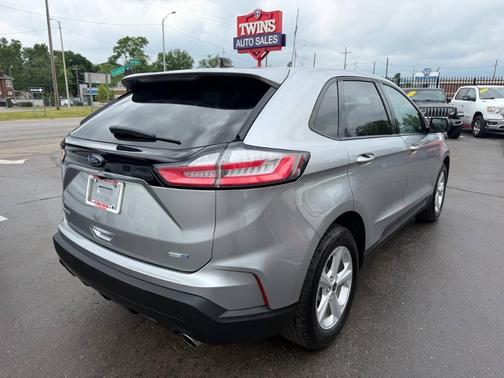 Silver 2020 Ford Edge SE