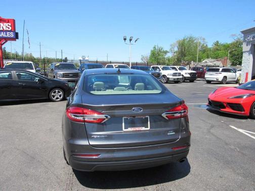 2020 Ford Fusion SE